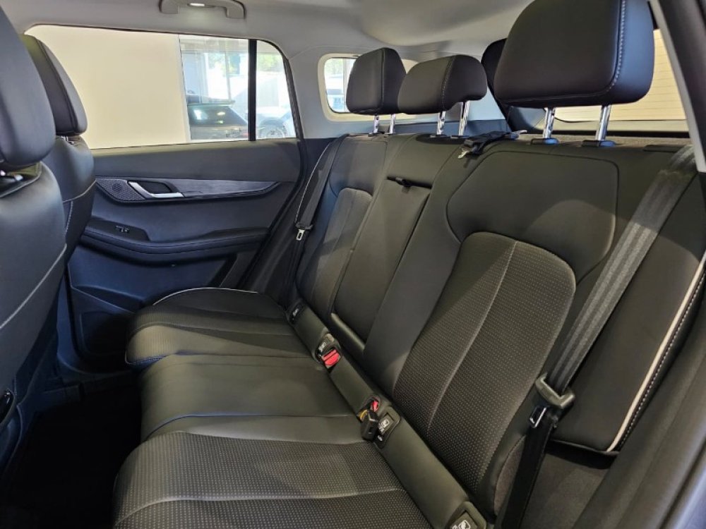 Photo 9 of 17