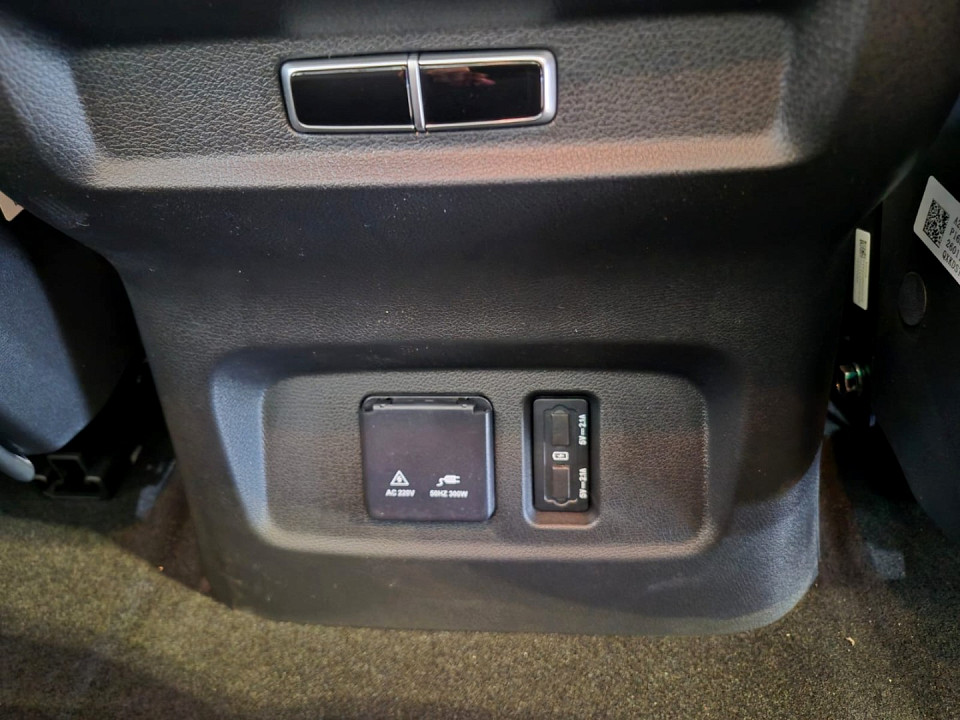Photo 18 of 23