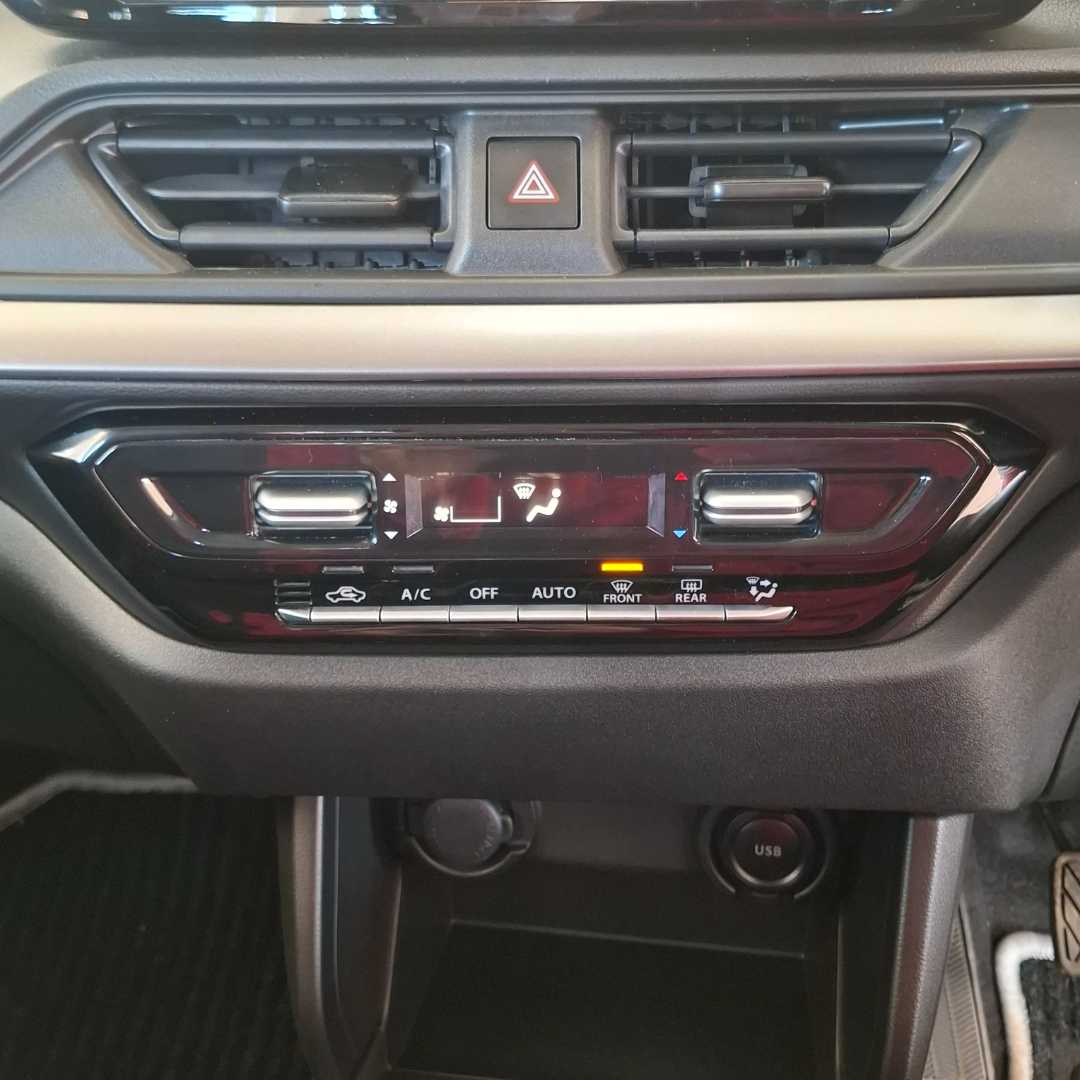 Photo 19 of 27