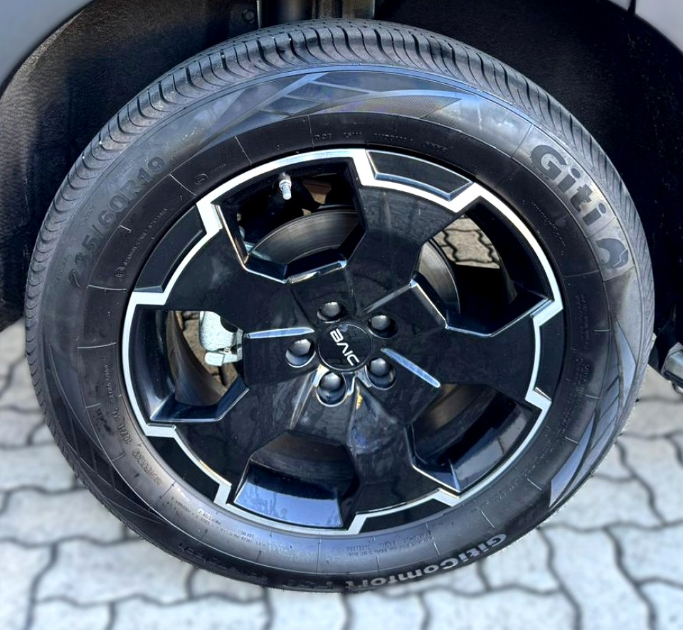 Photo 13 of 24