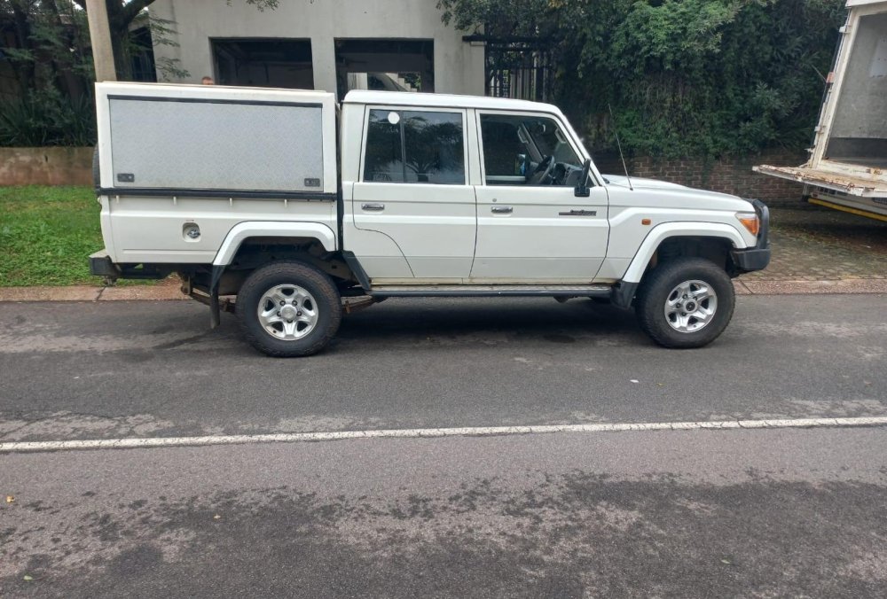 Photo 3 of 6