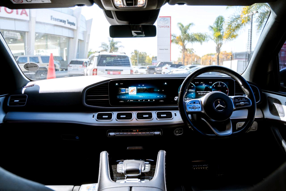 Photo 10 of 18