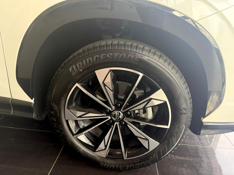 Photo 11 of 23
