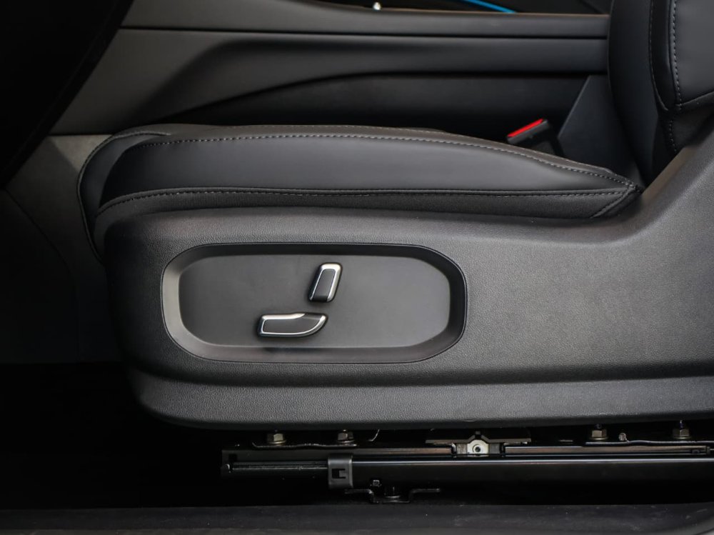 Photo 11 of 21
