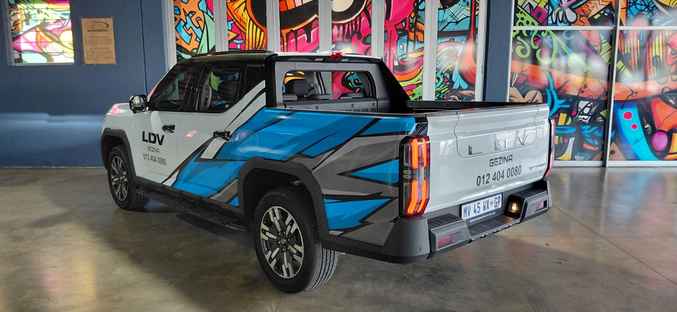 Photo 5 of 17