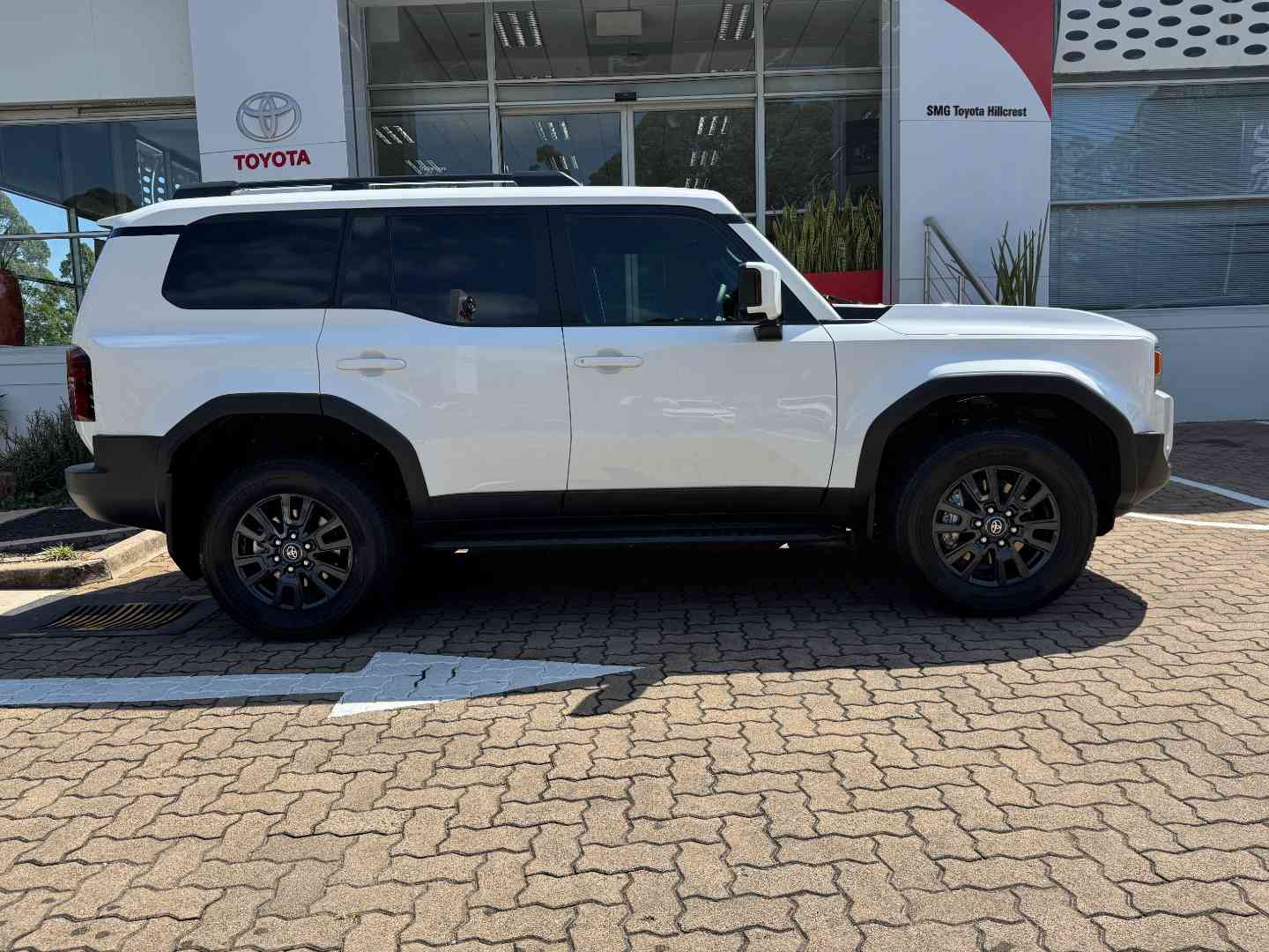 Photo 3 of 24