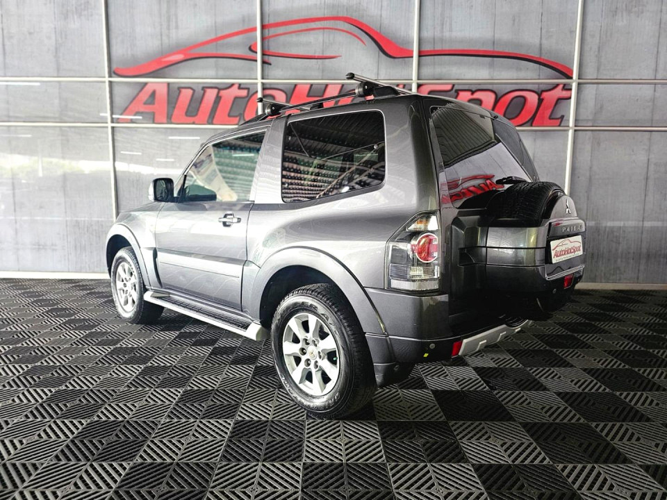 Photo 4 of 9