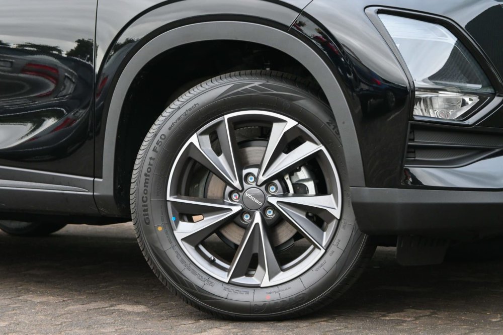 Photo 4 of 18