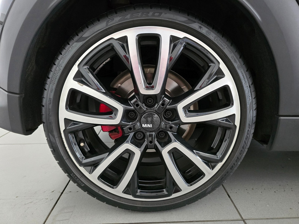 Photo 9 of 19