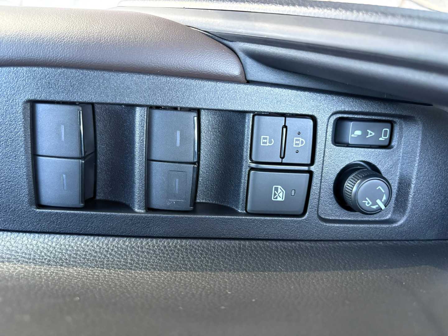 Photo 16 of 23