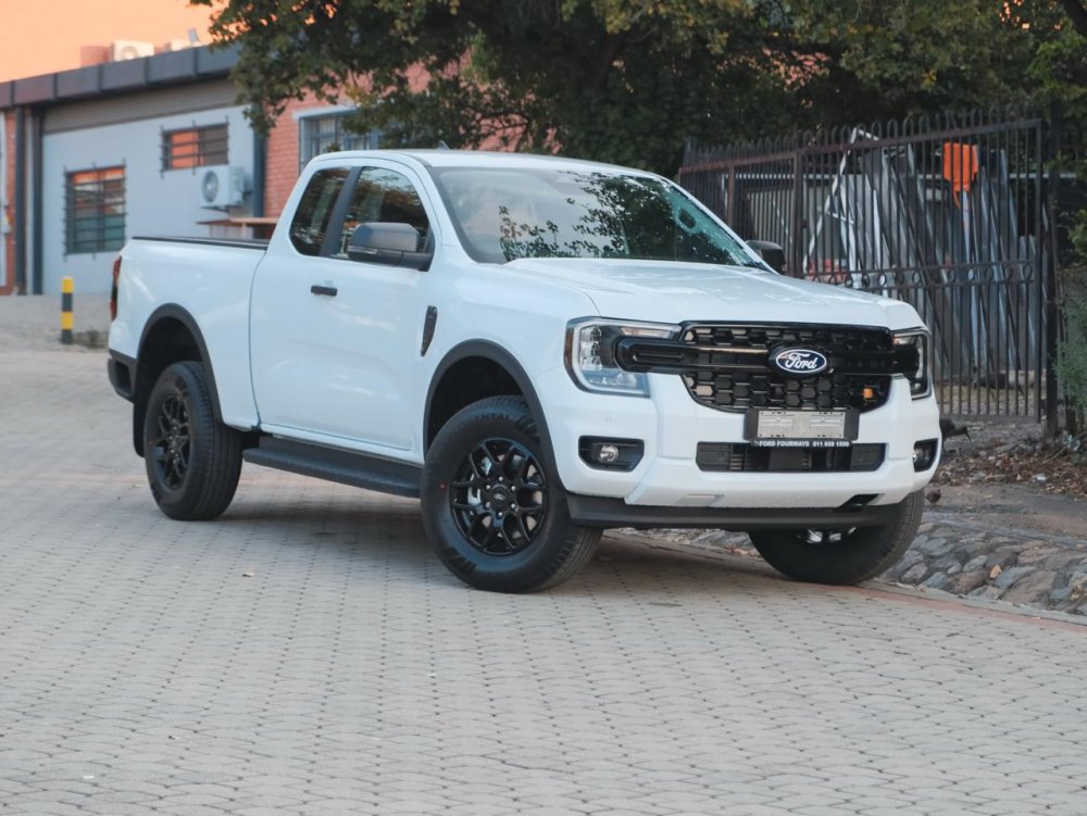 Photo 3 of 23
