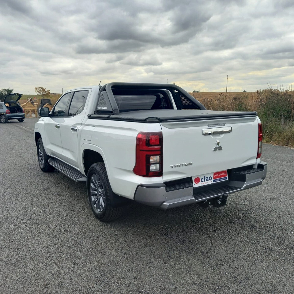 Photo 10 of 19