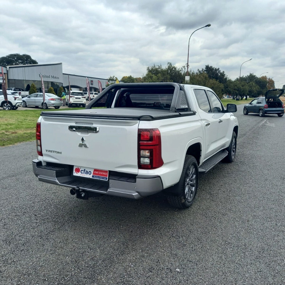 Photo 2 of 19