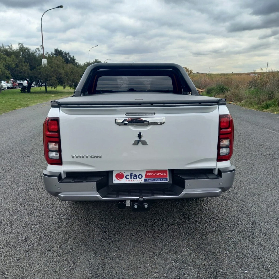 Photo 5 of 19