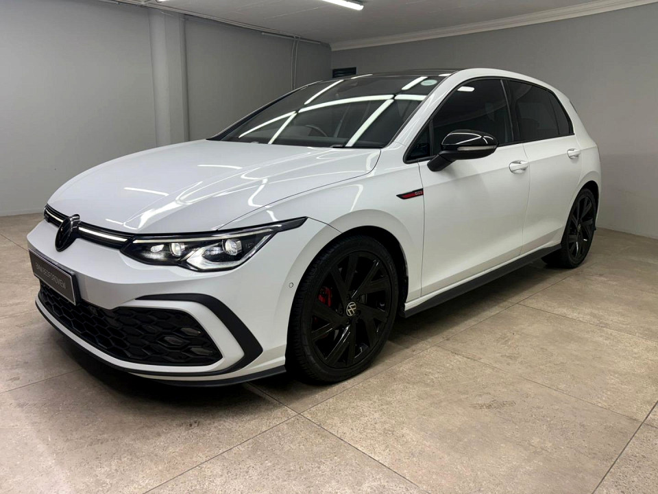 Photo 3 of 9