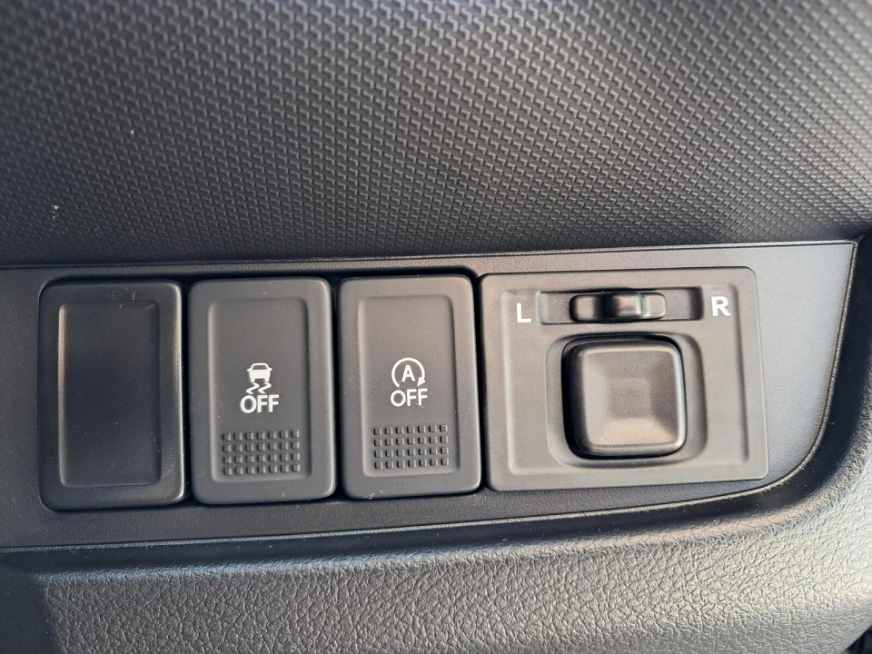 Photo 21 of 27
