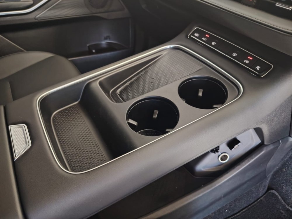 Photo 12 of 18