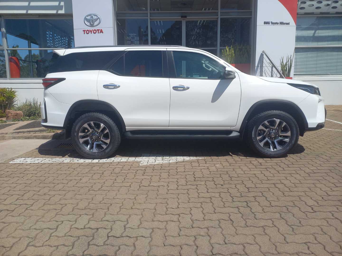 Photo 3 of 18
