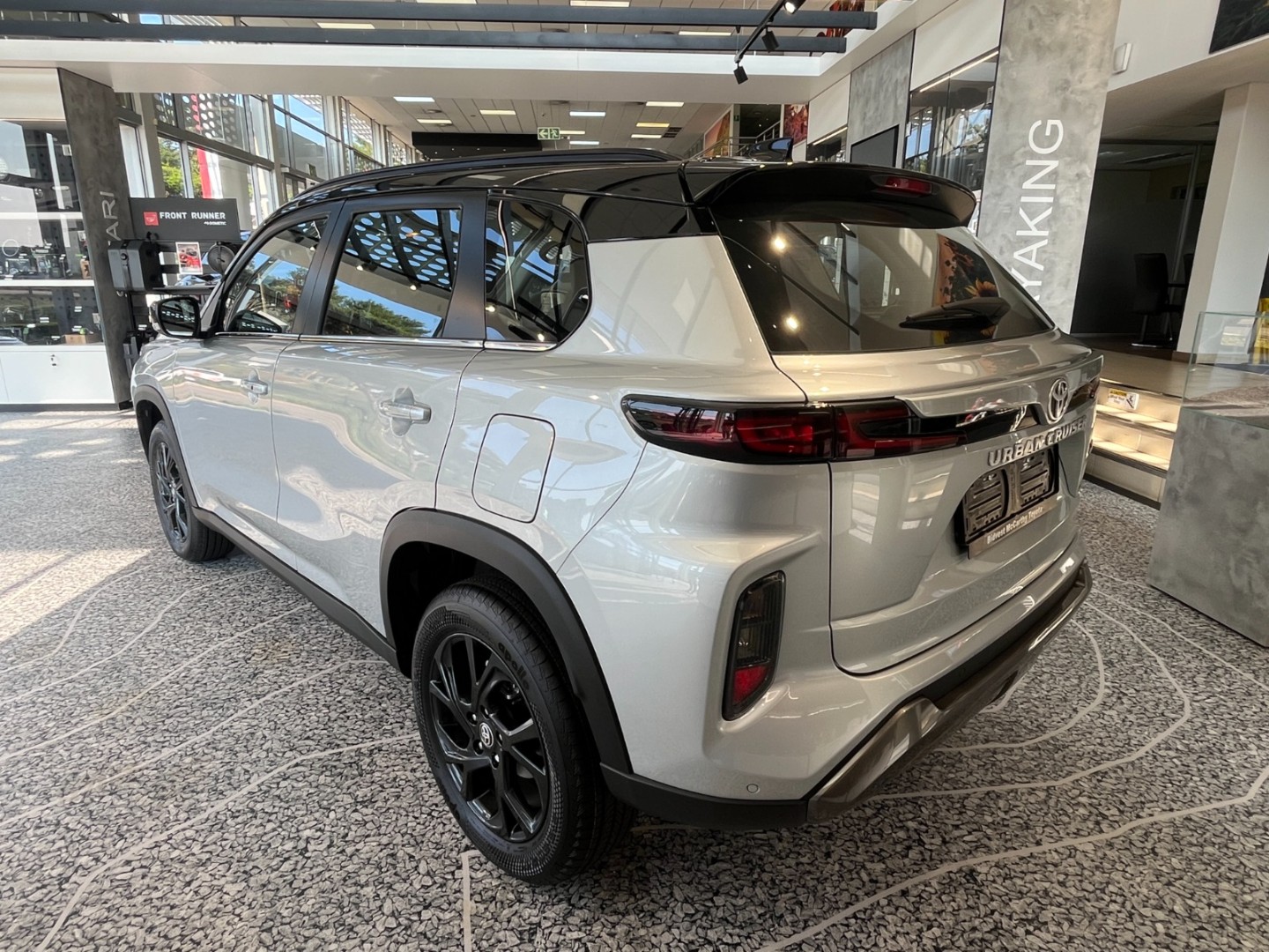 Photo 4 of 32