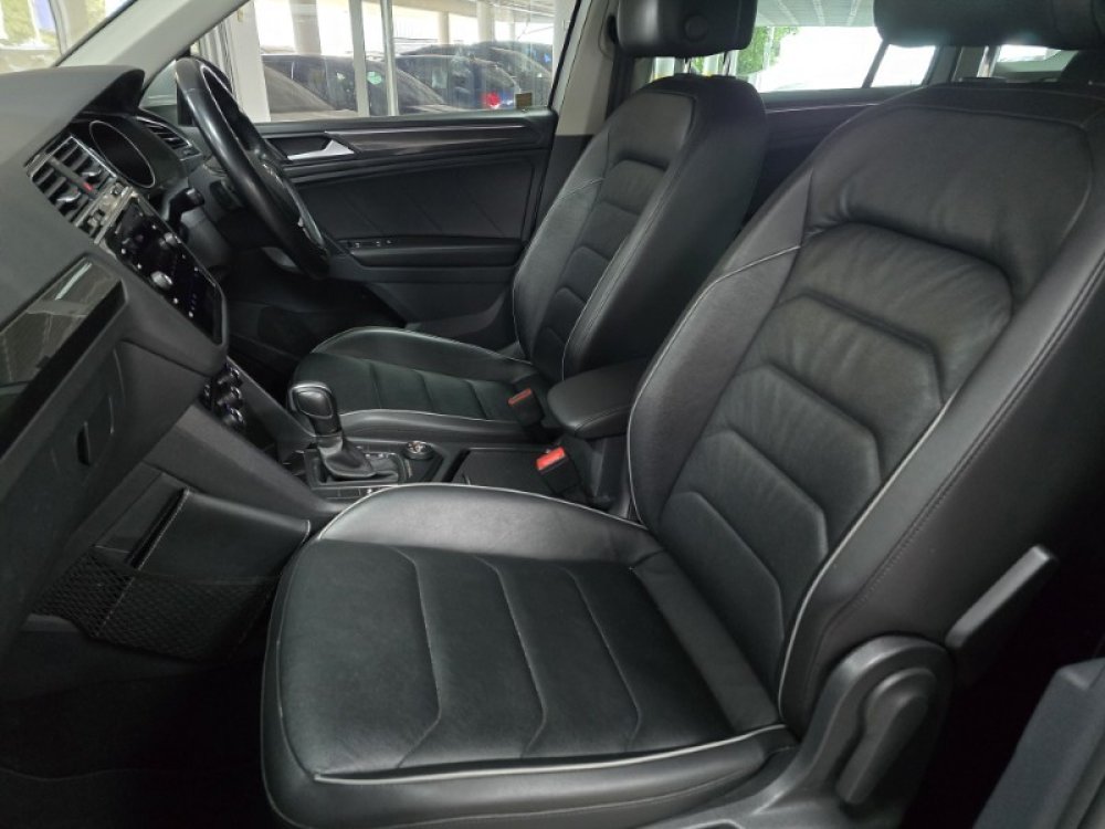Photo 16 of 30