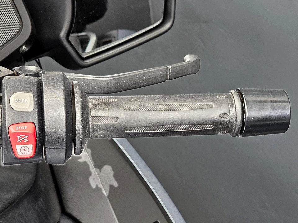 Photo 12 of 18
