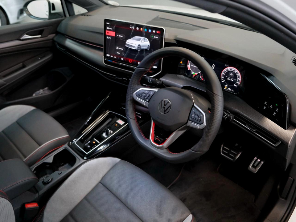 Photo 11 of 25