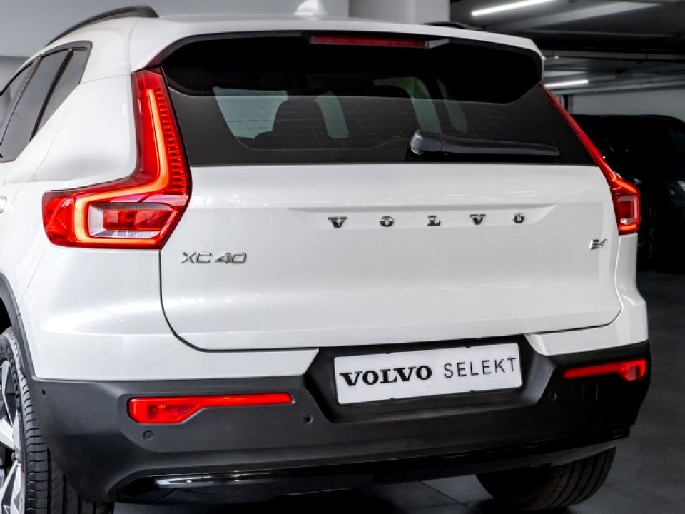 Photo 19 of 24