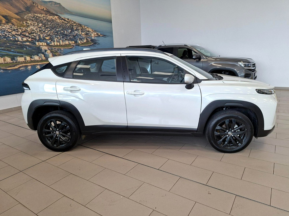 Photo 3 of 24