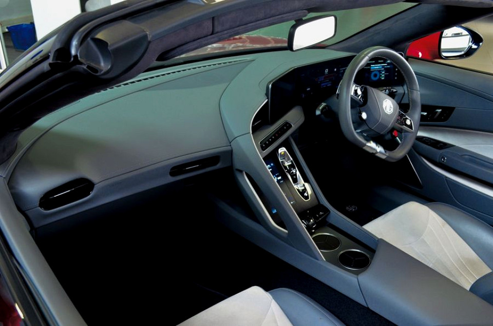 Photo 16 of 27