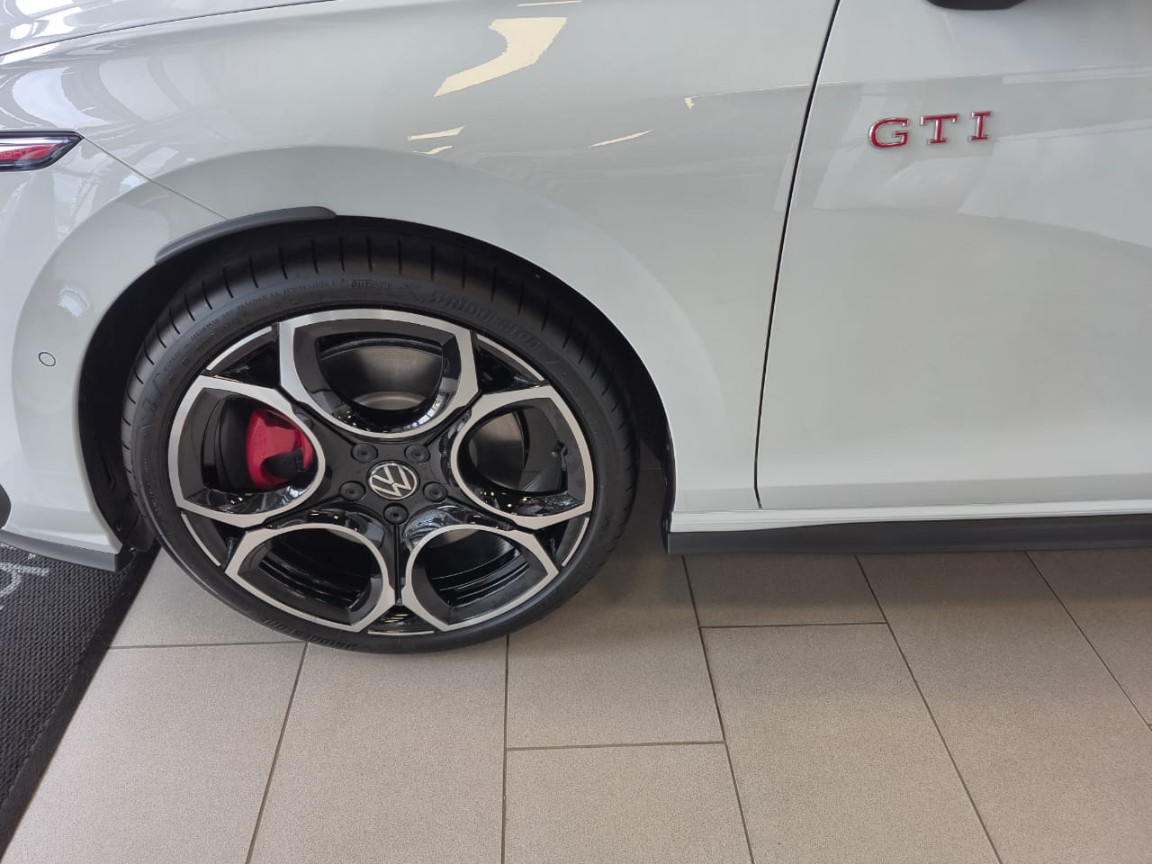 Photo 12 of 15