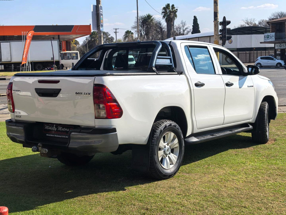 Photo 10 of 27
