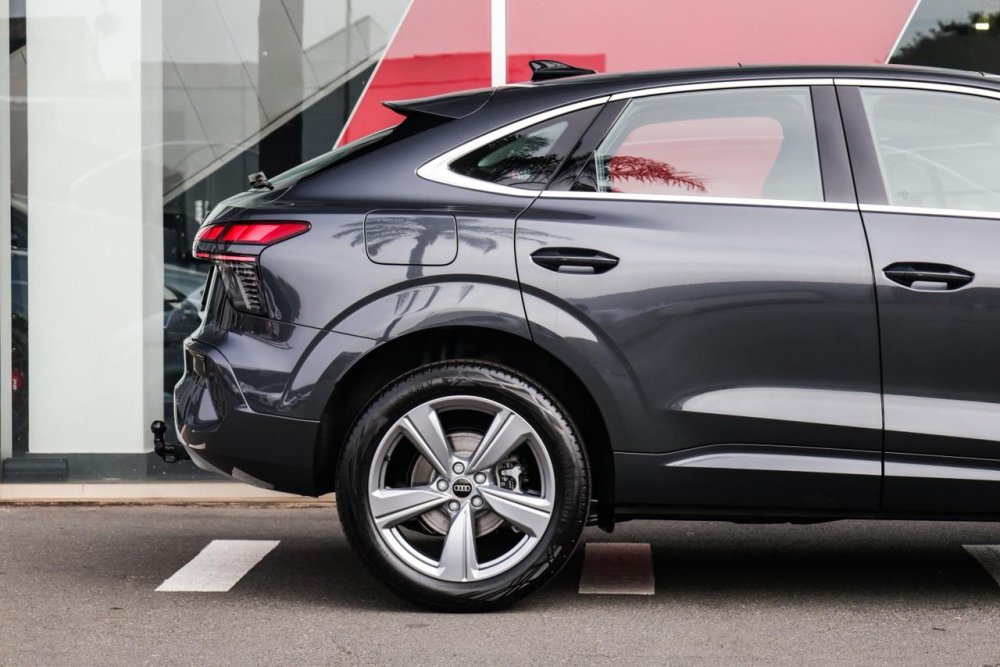 Photo 7 of 22